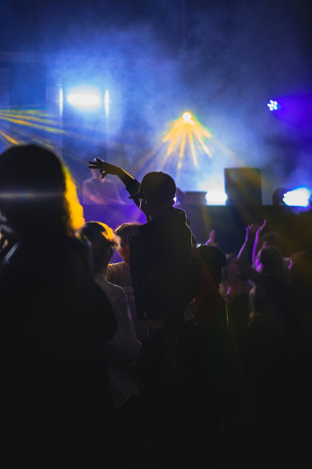 a-crowd-of-people-at-a-concert-a3-2pf7-u3e